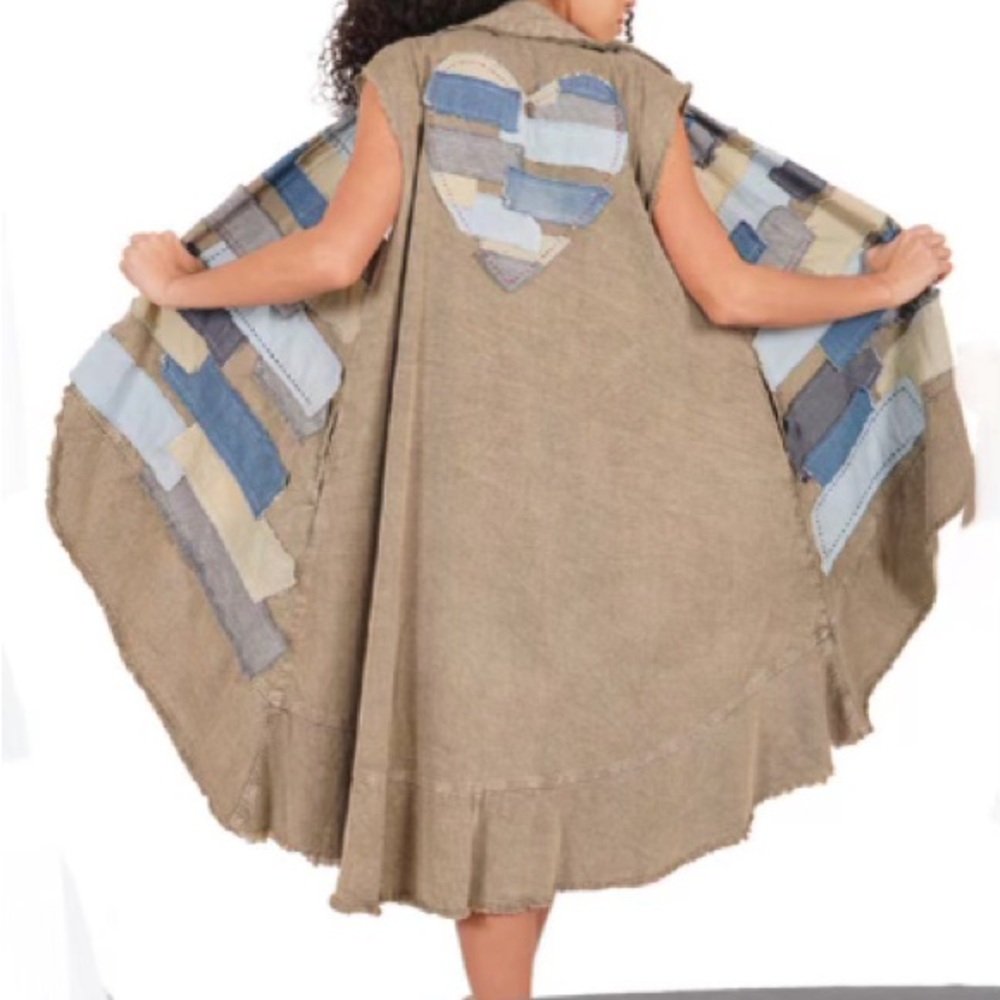 Patched detailed sleeveless duster